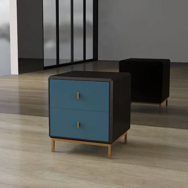 Prilagođeni noćni ormarić s dvije ladice u oslikanom crno-plavim lakom i mesinganim nogama