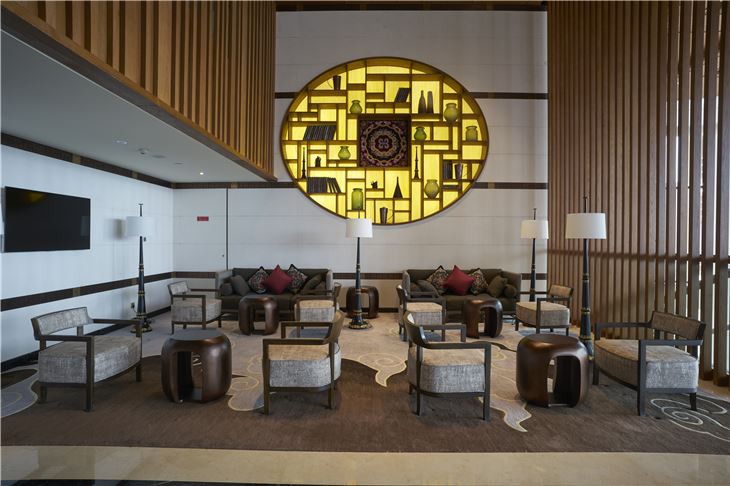 Hotel Single Sofa with Solid Frame and Upholstery