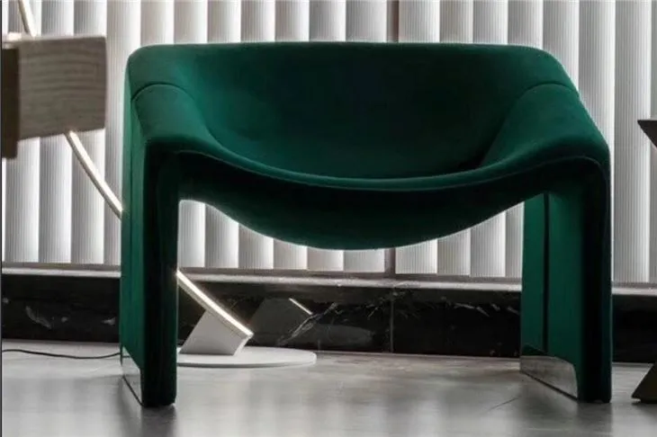 Villa Apartment Lounge Chair